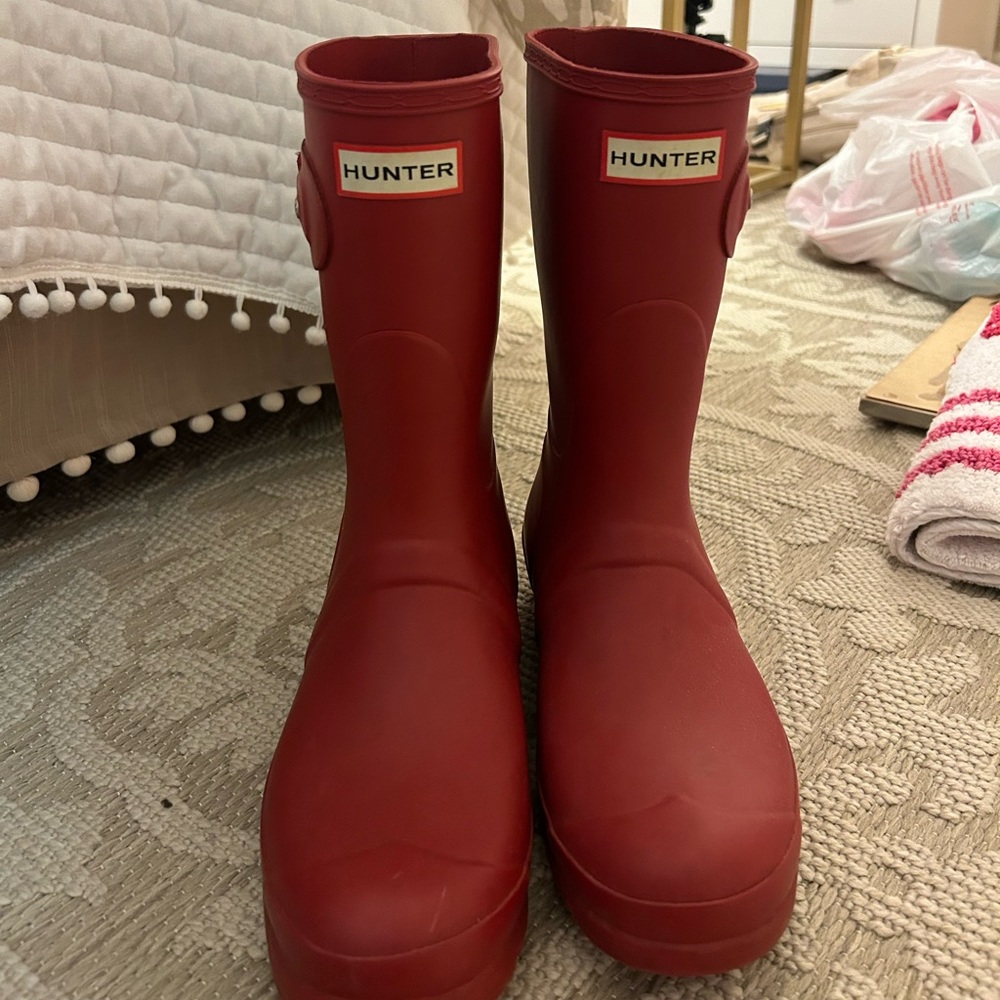 Red hunter rainboots